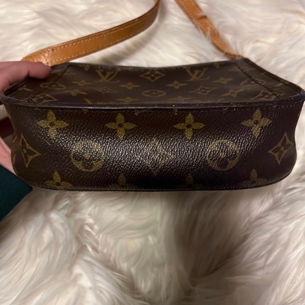 Louis Vuitton Saint Cloud Mini Crossbody - Picture 6 of 15